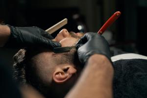 The Timeless Art Of Straight Razor Shaving:  A Journey Through History and Luxury